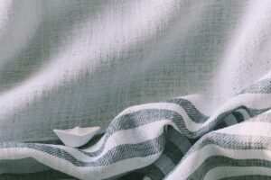 遮熱カーテンを使って光熱費を節約する方法は？