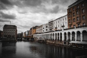 内窓設置にかかる費用はどれくらい？