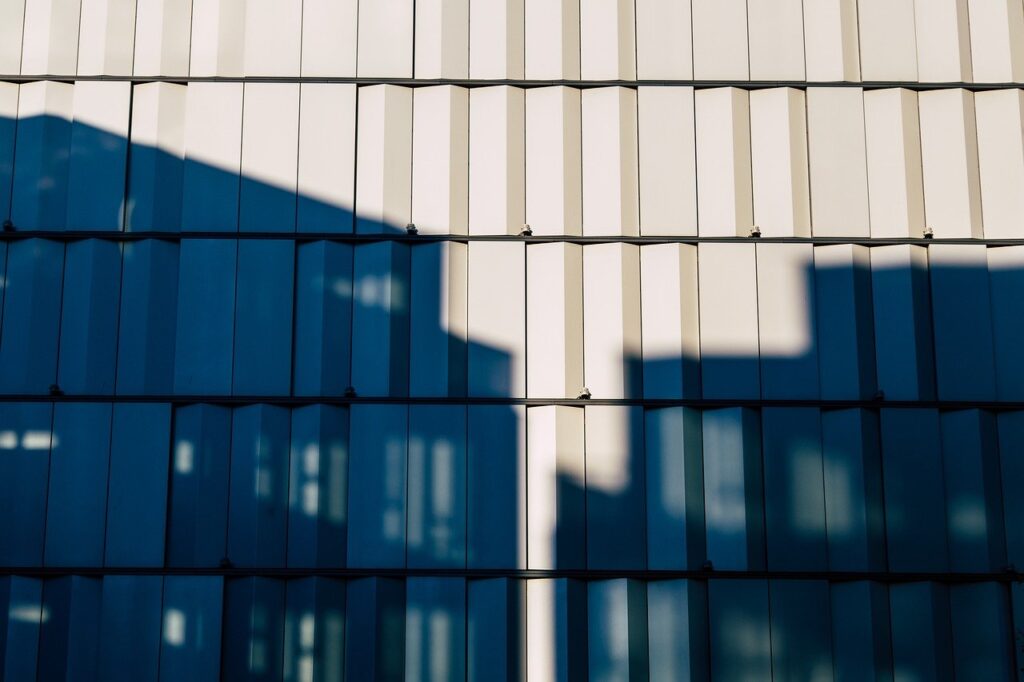 窓の断熱性能を向上させるための気密性改善策は？