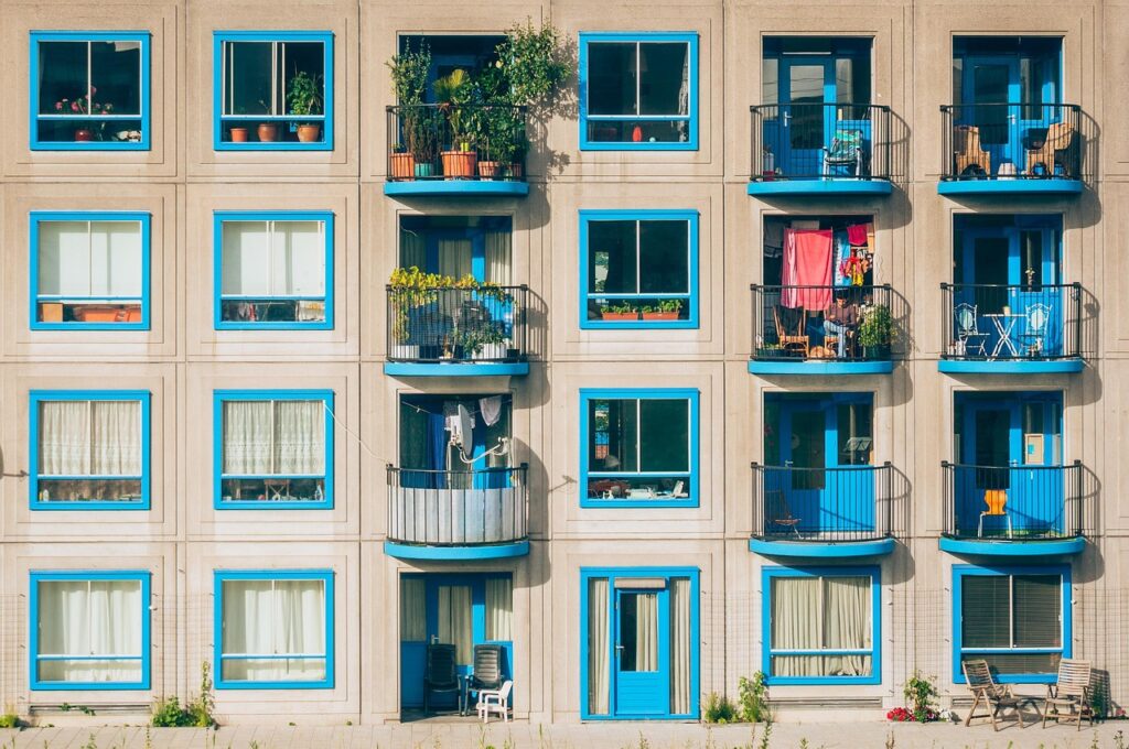 住宅の断熱窓を活用して光熱費を節約する方法は？